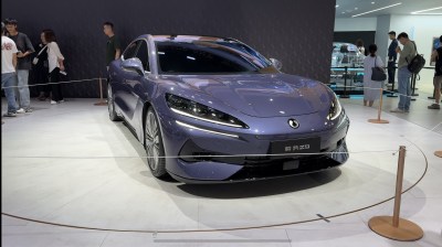 Denza Z9GT и Z9 (ГИБРИД) в топе + допы