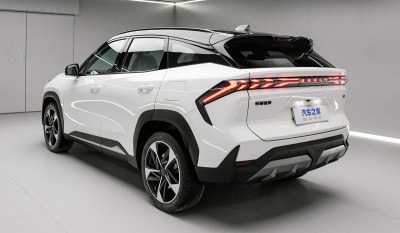 Geely Galaxy L7 в топе